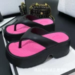 두꺼운 바닥 여성 플립 플롭 여름 패션 샌들 야외 비치 슬리퍼 욕실 홈 신발 컴포트 소프트 솔 슬라이드 - 이미지 3