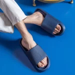 여성 여름 두꺼운 밑창 샌들 조용한 부드러운 바닥 실내 집 슬리퍼 미끄럼 방지 가정용 남성용 플립 플롭 - 이미지 2