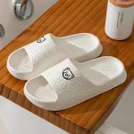 여름 여성 캐주얼 슬리퍼 귀여운 곰 실내 부드러운 단독 야외 미끄럼 방지 에어 쿠션 가벼움 남성 패션 플랫 신발