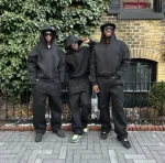 남성 캐주얼 스웨트셔츠 세트 편안한 스트릿웨어 스타일 투피스 남성용 의상