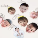 [인생사진각인] 하트고리증정 나만의 커스텀 아크릴 키링 고리 굿즈 네임텍 뱃지 선물 키홀더 열쇠고리 아기얼굴 반려동물 국내제작