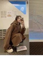 아메리칸 스타일 롱 후드 드레스 여성 겨울용 두꺼운 플리스 레터링 루즈핏 스트레이트 튜브 스커트 캐주얼 편안한 드레스 - 이미지 2